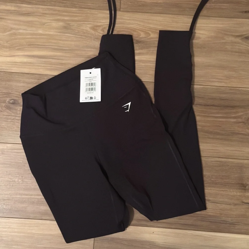 NWT GYM SHARK RIBBON ANKLE LEGGING S- BODY FIT BLACK - Picture 2 of 7